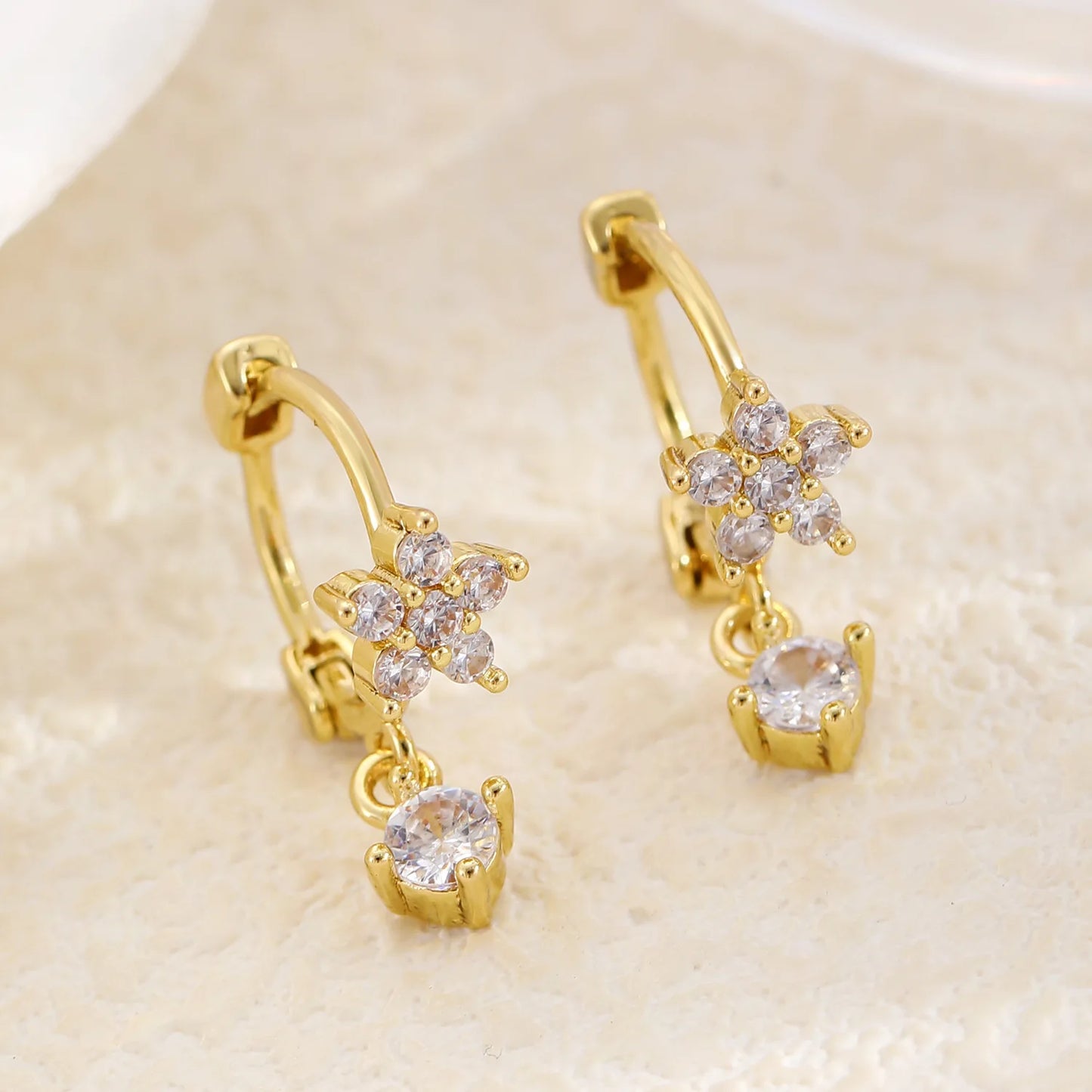 Dance of the Stars: Elegant and Sparkling Earrings!