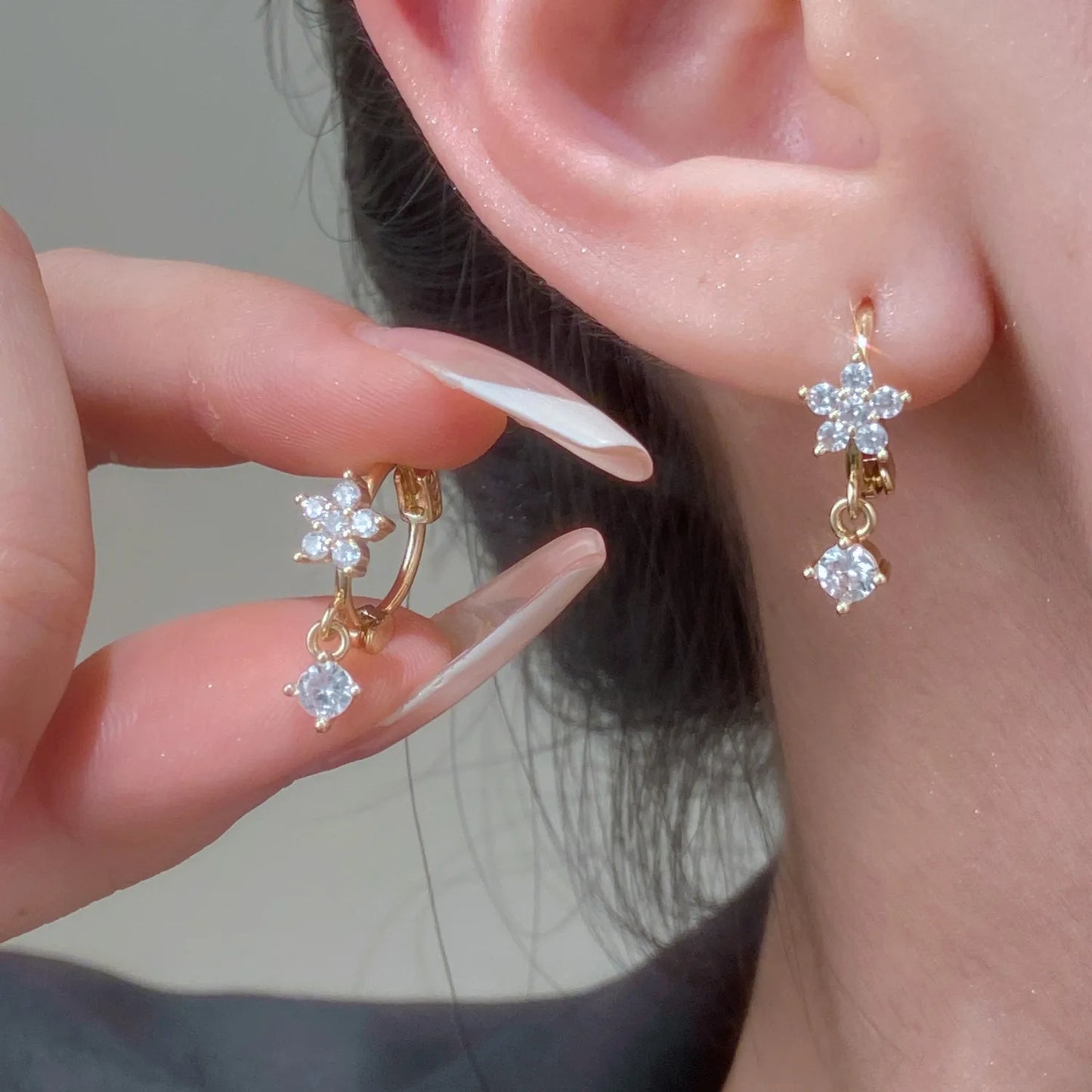 Dance of the Stars: Elegant and Sparkling Earrings!